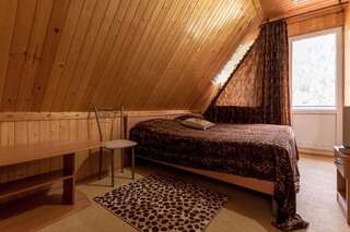Гостиница Шато Леопард Домбай Двухместный номер с 1 кроватью или 2 отдельными кроватями - Мансарда-4