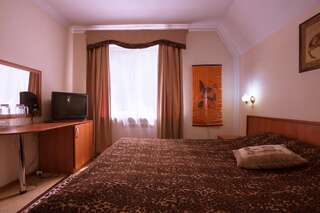 Гостиница Шато Леопард Домбай Стандартный двухместный номер с 1 кроватью или 2 отдельными кроватями-3